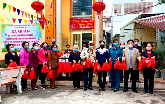 "Bánh chưng tình nghĩa" của tổ dân phố 11, phường Việt Hưng (Long Biên, Hà Nội).